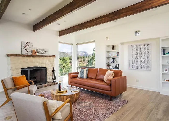 Stunning Views, Large Deck W/ Private Hiking Trail * Sedona