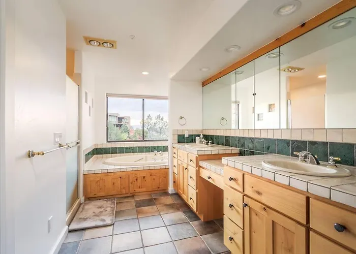 Ferienhaus Stunning Views, Large Deck W/ Private Hiking Trail
